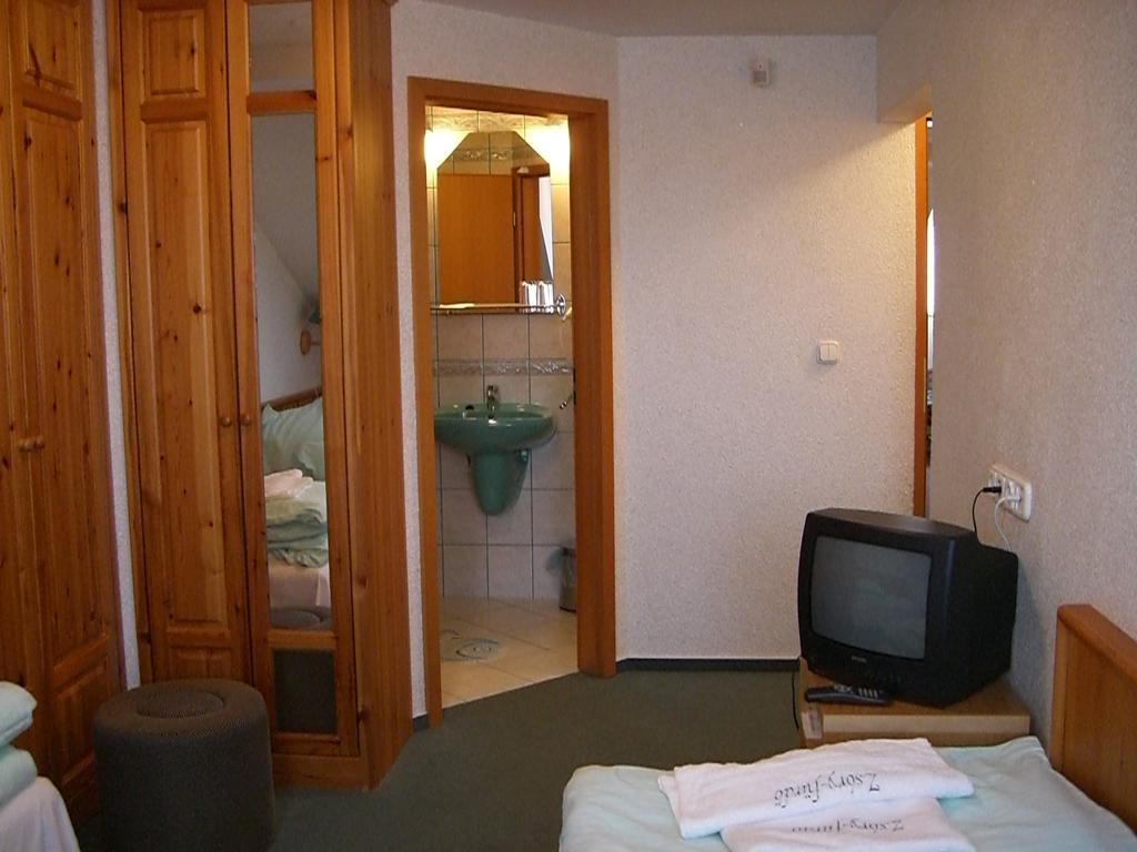 Hotel Napfürdő Vendégház Mezőkövesd Exterior foto